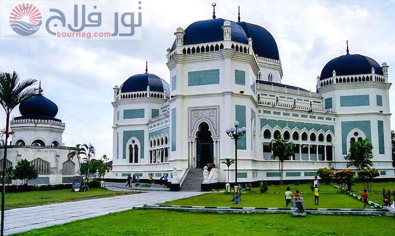 المسجد الكبير في ميدان سومطرة سياحة اندونيسيا