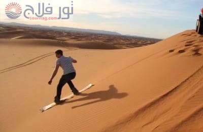تسلق الكثبان الرملية في صحراء مراكش سفاري مراكش المغرب