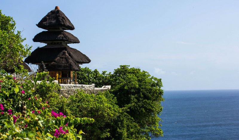 معبد أولو واتو اماكن سياحية في بالي اندونيسيا